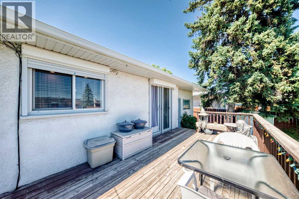 5608 Buckthorn Road NW, Calgary, Alberta  T2K 2Y5 - Photo 39 - A2327474