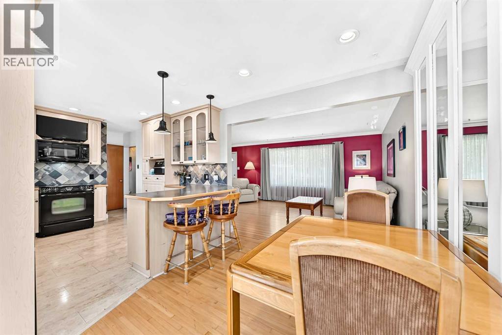 5608 Buckthorn Road NW, Calgary, Alberta  T2K 2Y5 - Photo 19 - A2327474