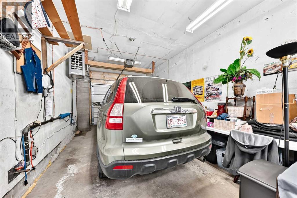 5608 Buckthorn Road NW, Calgary, Alberta  T2K 2Y5 - Photo 35 - A2327474
