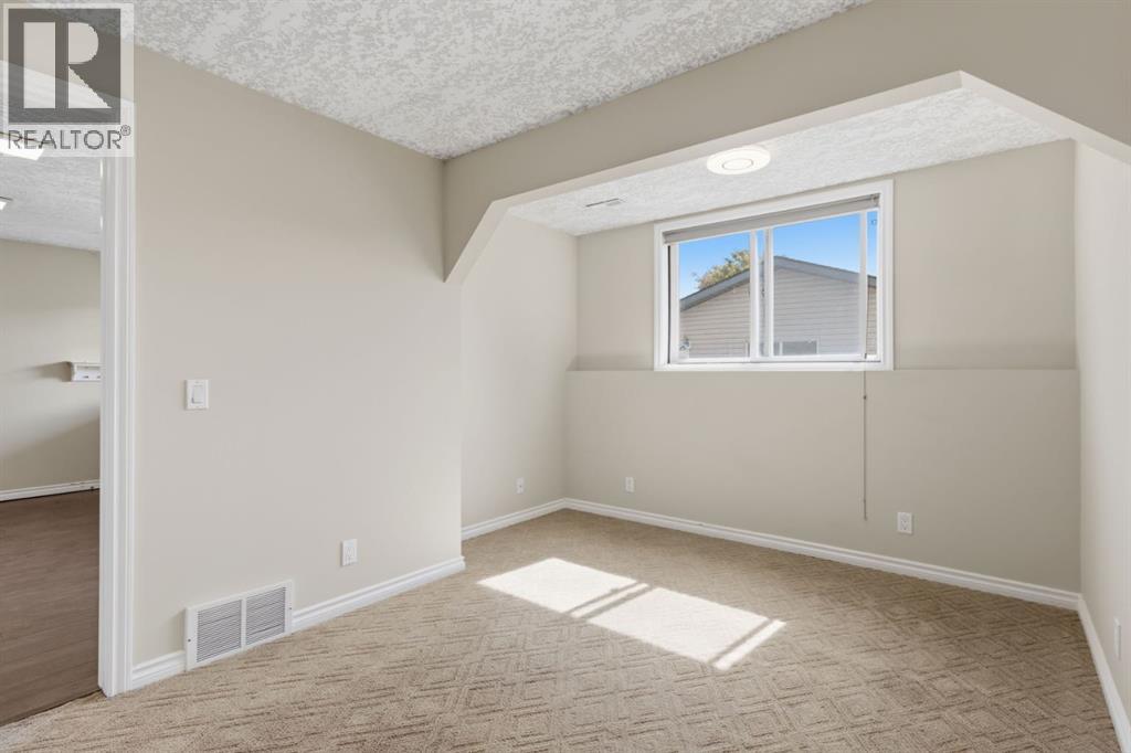 241 Somerside Close SW, Calgary, Alberta  T2Y 4B6 - Photo 40 - A2327648