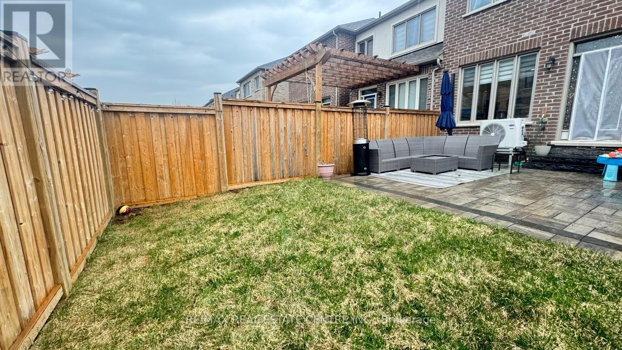 31 Brushwood Drive, Brampton, Ontario  L6Y 6G6 - Photo 48 - W13551008