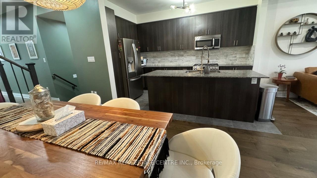 31 Brushwood Drive, Brampton, Ontario  L6Y 6G6 - Photo 8 - W13551008