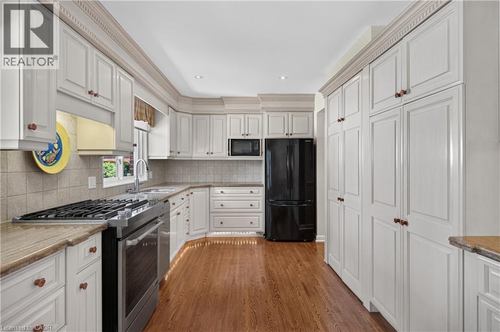657 Iroquois Avenue, Ancaster, Ontario  L9G 3B6 - Photo 10 - 40845890