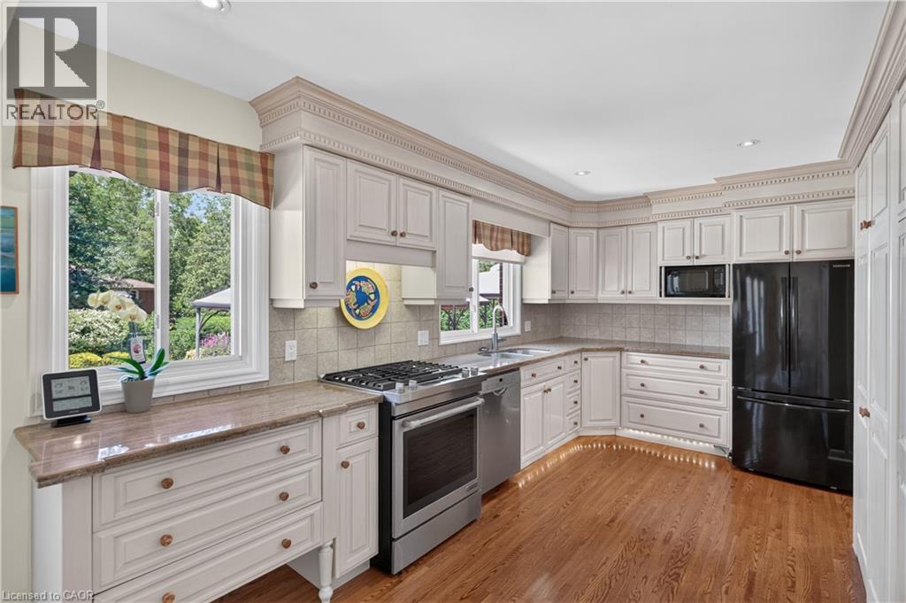 657 Iroquois Avenue, Ancaster, Ontario  L9G 3B6 - Photo 11 - 40845890