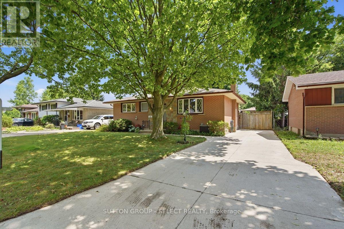 107 Aponi Crescent, London East, Ontario  N5V 2V3 - Photo 2 - X13551084