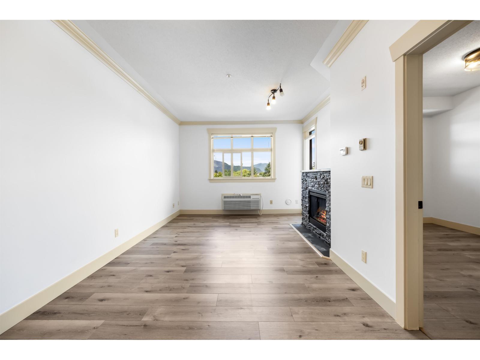 307 45893 Chesterfield Avenue, Chilliwack Downtown, Chilliwack, British Columbia  V2P 1M5 - Photo 9 - R3145140