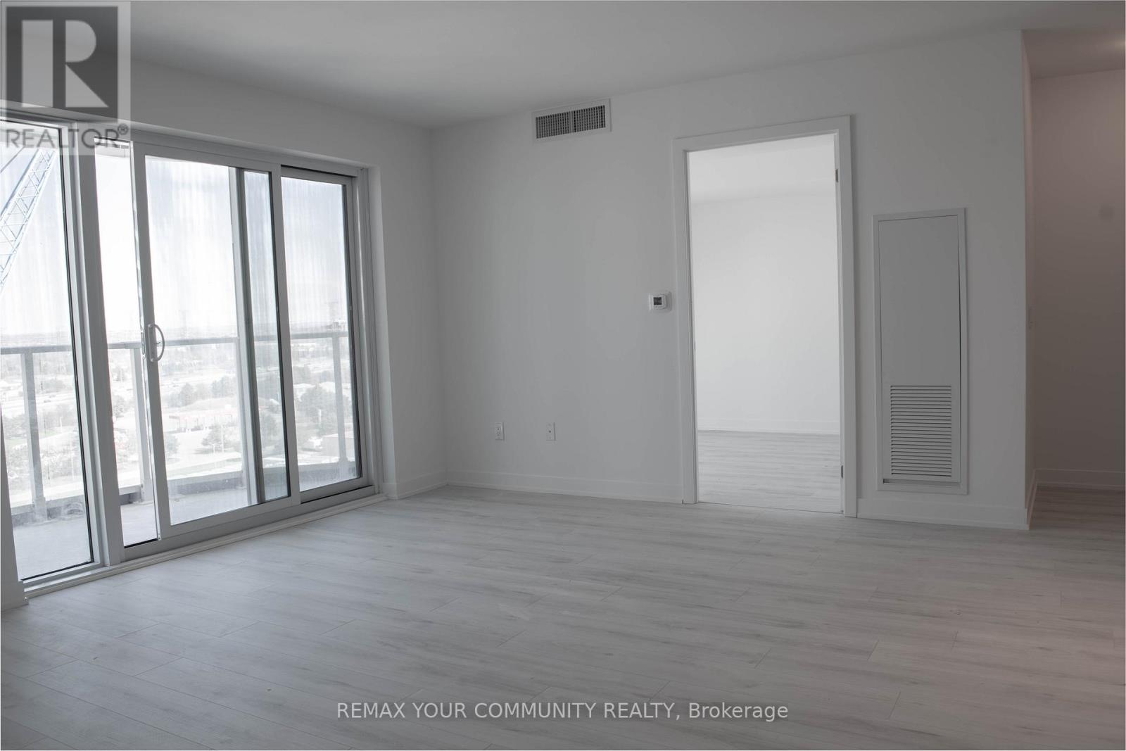 1311 - 1010 Sandy Beach Road, Pickering, Ontario L1W 3V9 - Photo 3 - E13551092