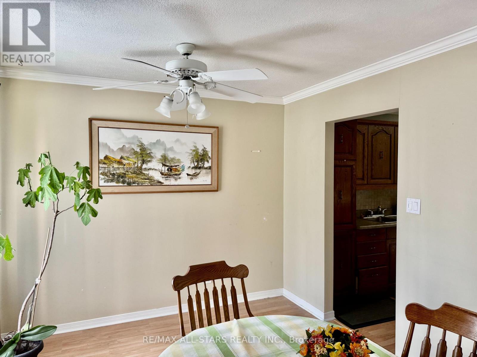 142 Parkview Road, Georgina, Ontario  L4P 2J7 - Photo 5 - N13551142