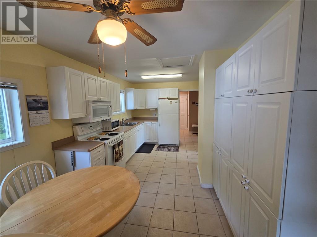 212 Second Avenue, Greater Sudbury, Ontario  P3Y 1M2 - Photo 9 - 2129152