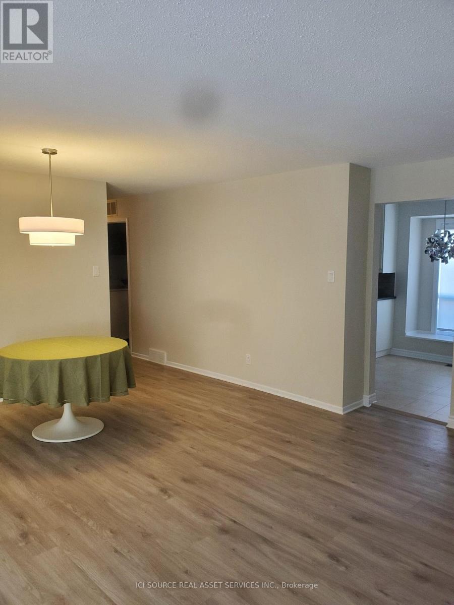15 Torrey Pines Court, Ottawa, Ontario K2S 1R5 - Photo 2 - X13551134