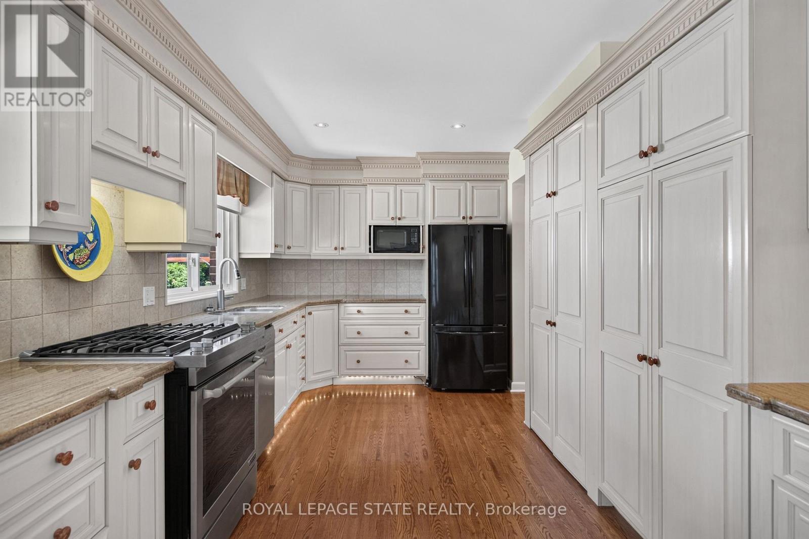 657 Iroquois Avenue, Hamilton, Ontario  L9G 3B6 - Photo 10 - X13551150