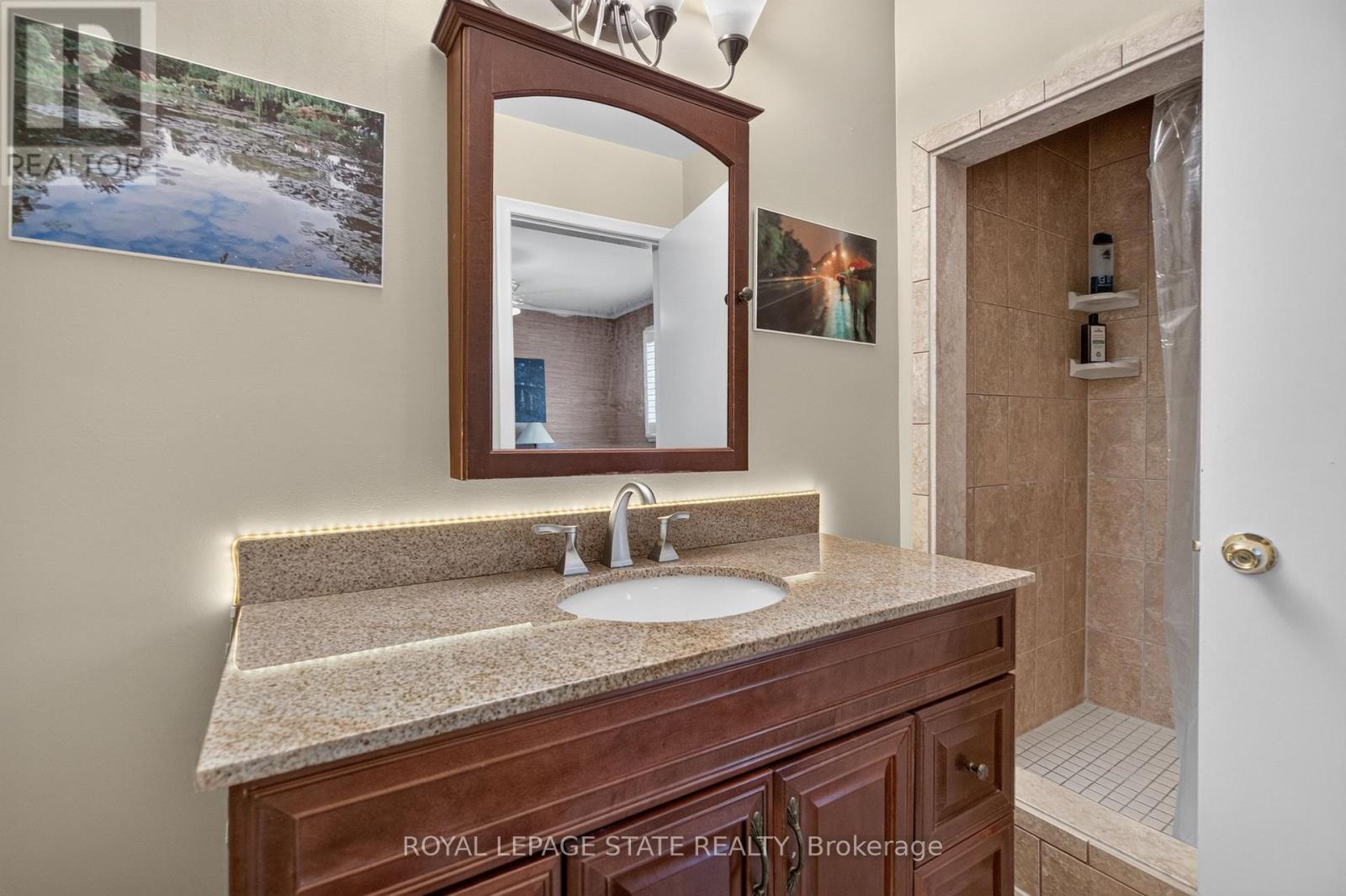 657 Iroquois Avenue, Hamilton, Ontario  L9G 3B6 - Photo 23 - X13551150