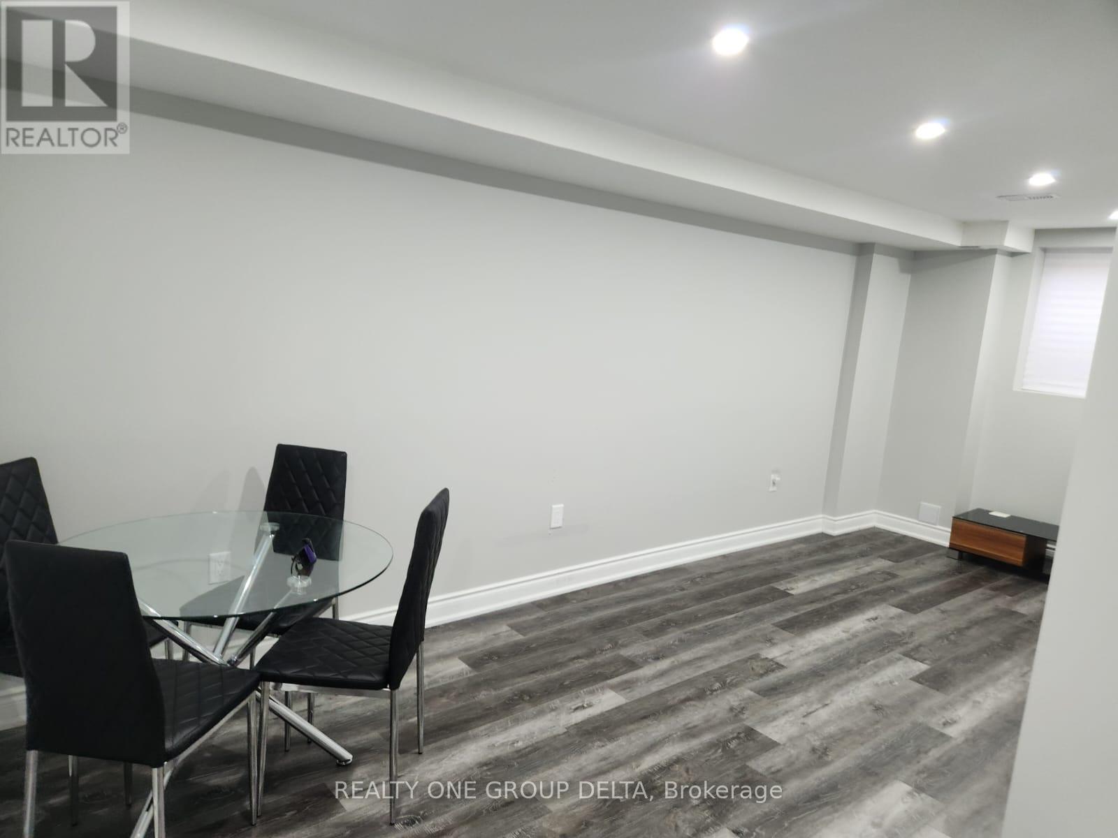 6 Quinton (Entire Property) Ridge, Brampton, Ontario  L6Y 0E3 - Photo 24 - W13544178