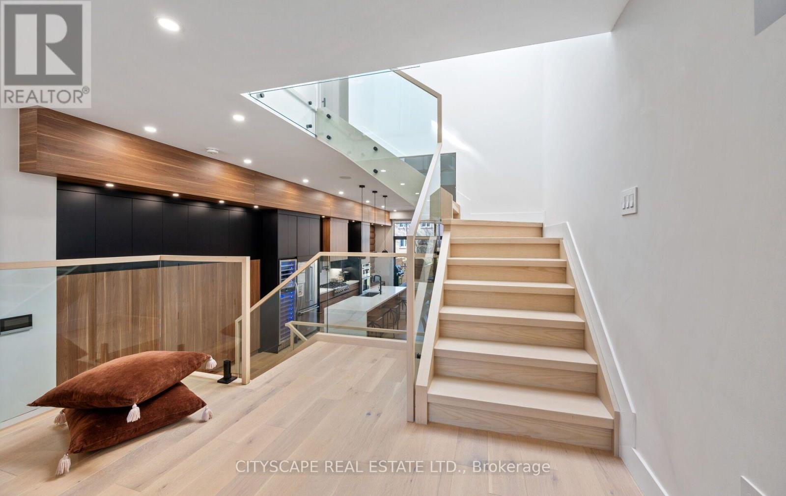 2b Holmstead Avenue, Toronto, Ontario  M4B 1T1 - Photo 23 - E13551272