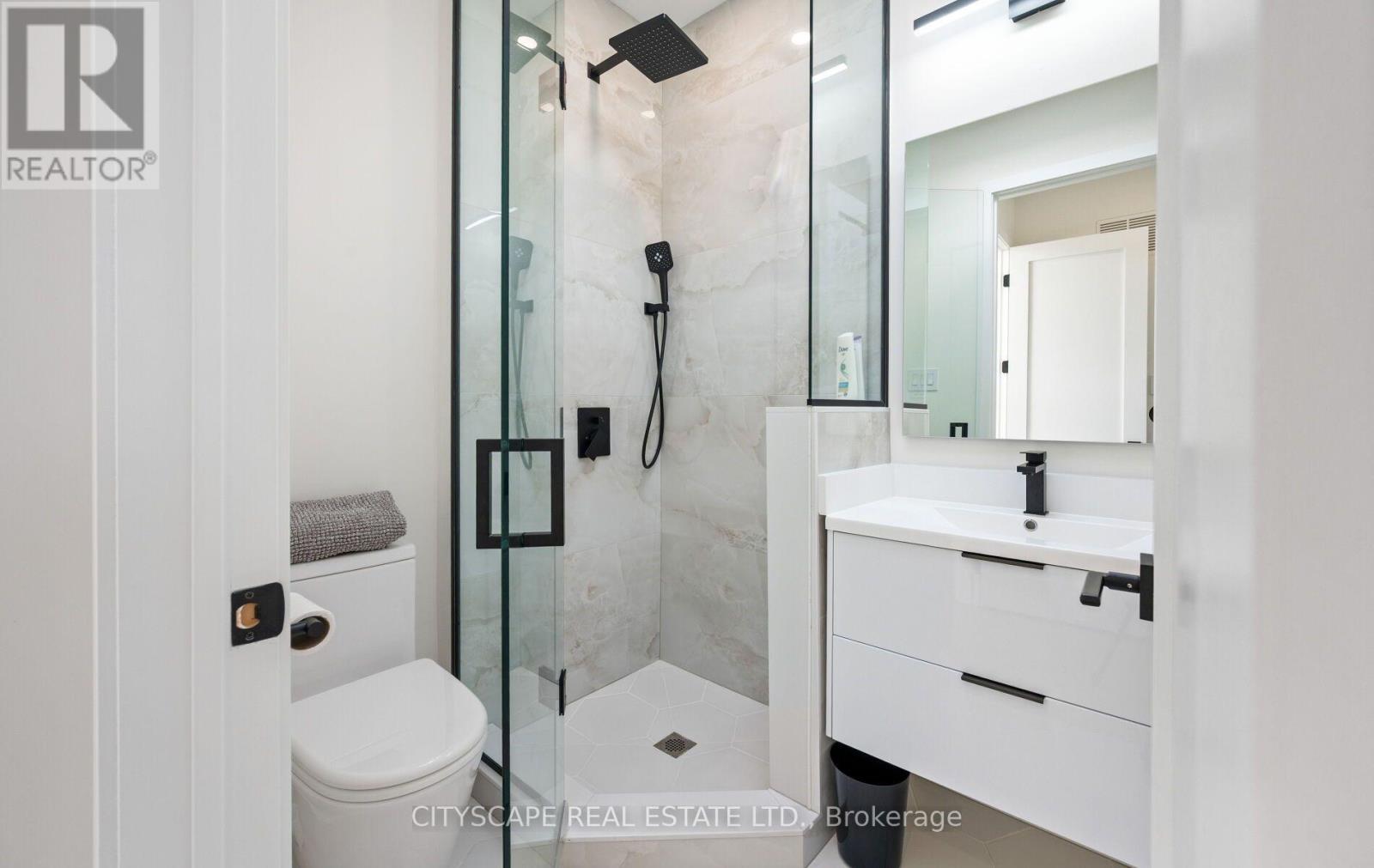 2b Holmstead Avenue, Toronto, Ontario  M4B 1T1 - Photo 37 - E13551272