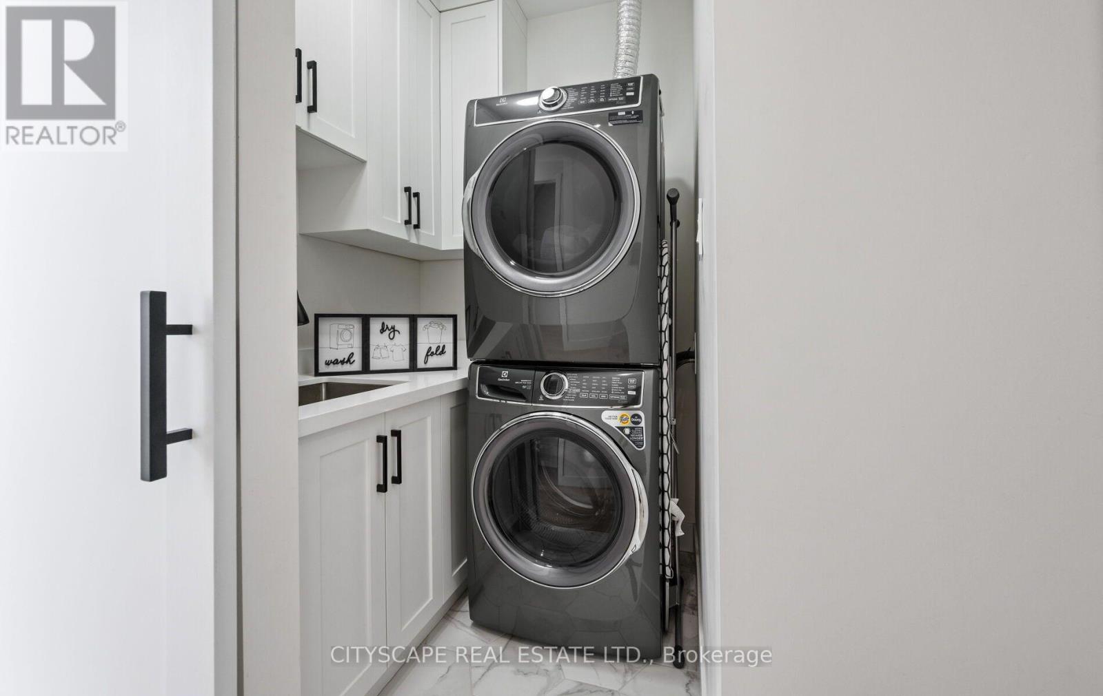 2b Holmstead Avenue, Toronto, Ontario  M4B 1T1 - Photo 46 - E13551272