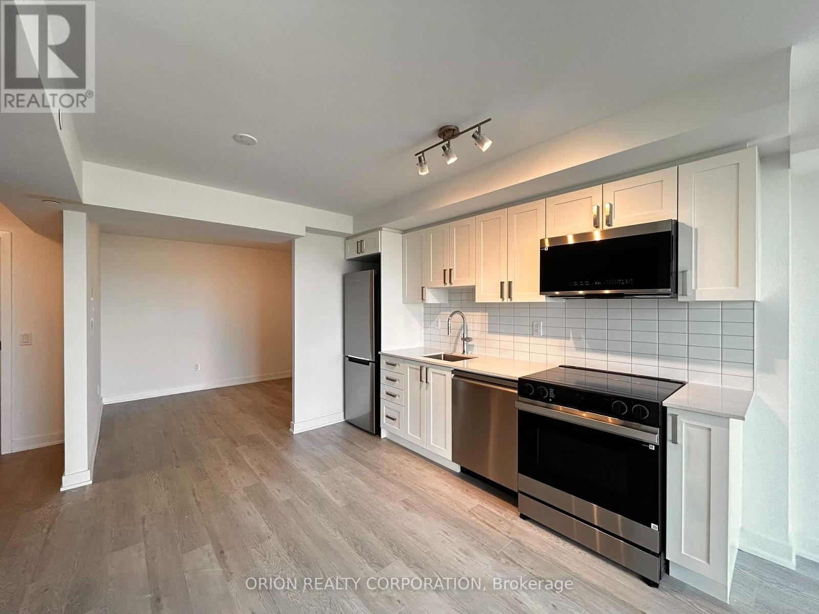 1007 - 1010 Sandy Beach Road, Pickering, Ontario  L1W 0C7 - Photo 5 - E13551276