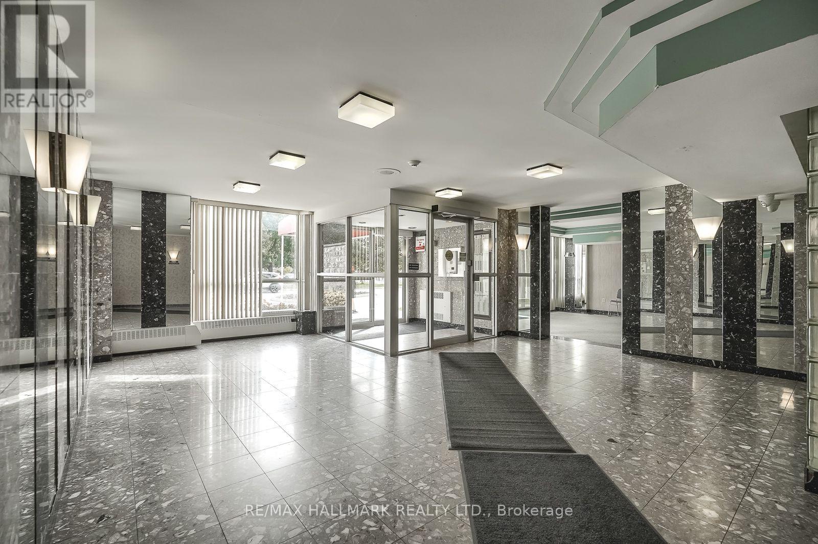 1705 - 3077 Weston Road, Toronto, Ontario M9M 3A1 - Photo 2 - W13551306