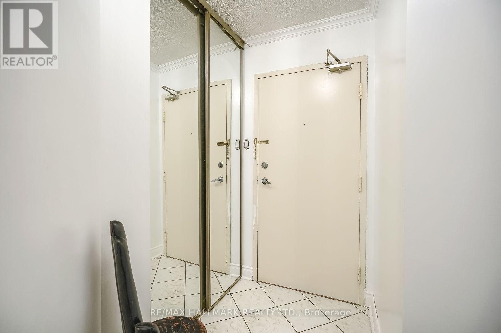 1705 - 3077 Weston Road, Toronto, Ontario M9M 3A1 - Photo 4 - W13551306