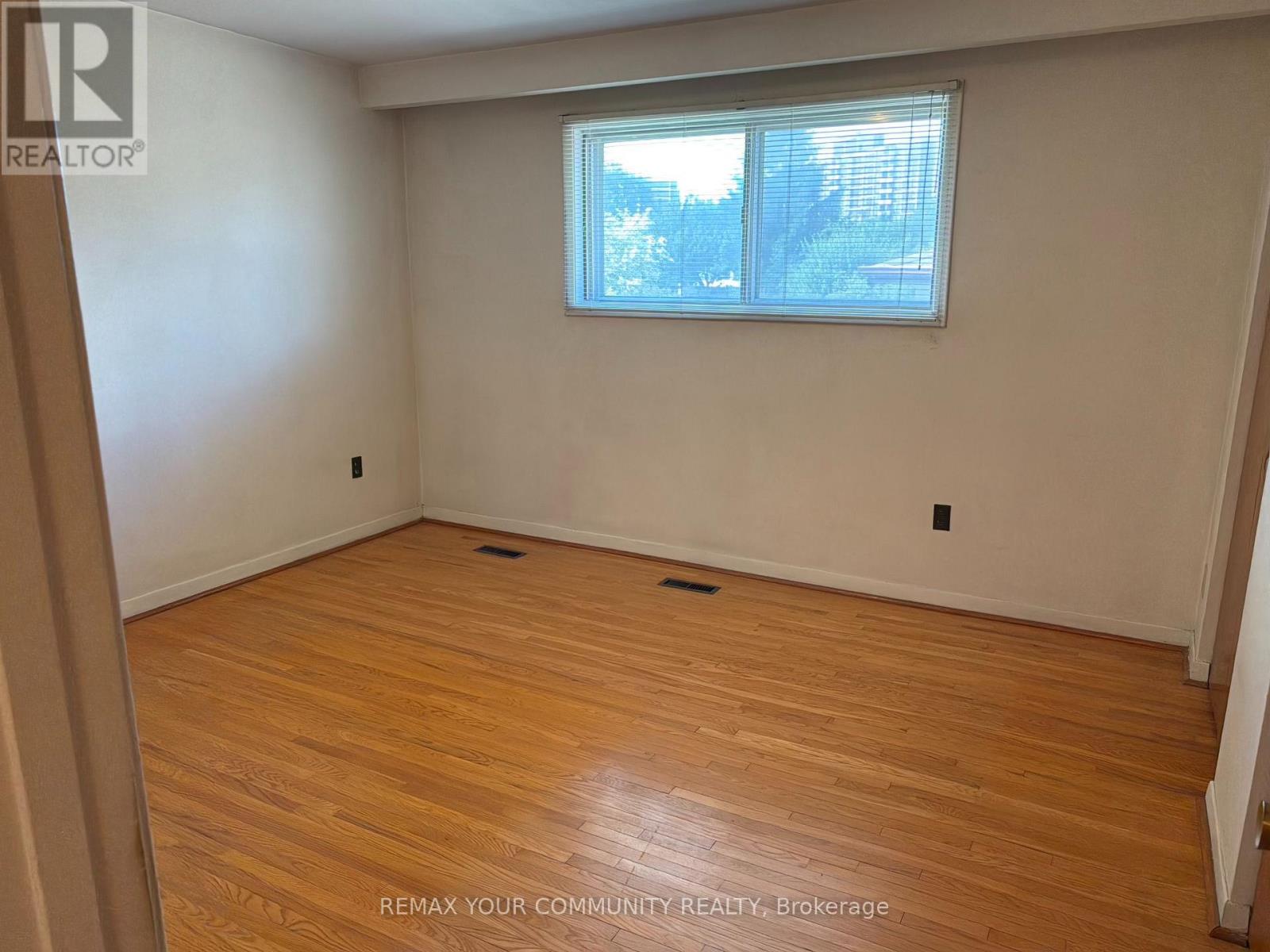 Upper - 300 Driftwood Avenue, Toronto, Ontario  M3N 2P1 - Photo 28 - W13551322