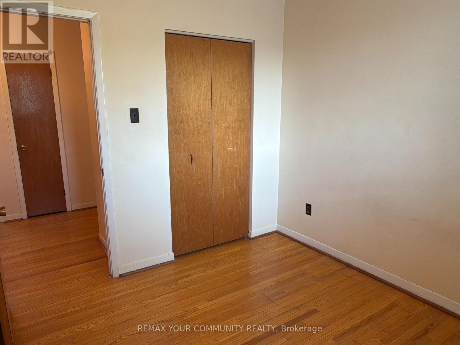 Upper - 300 Driftwood Avenue, Toronto, Ontario  M3N 2P1 - Photo 9 - W13551322