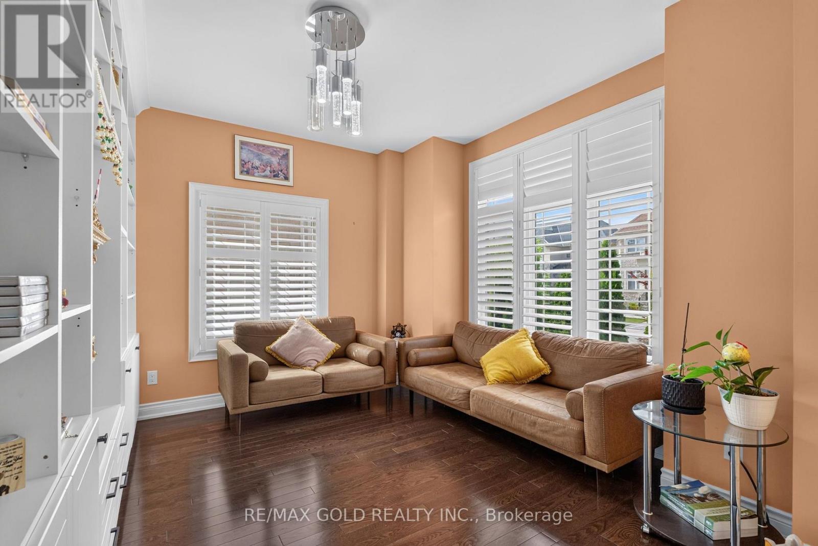 6 Ayshire Court, Brampton, Ontario L6Z 0G6 - Photo 5 - W13551368
