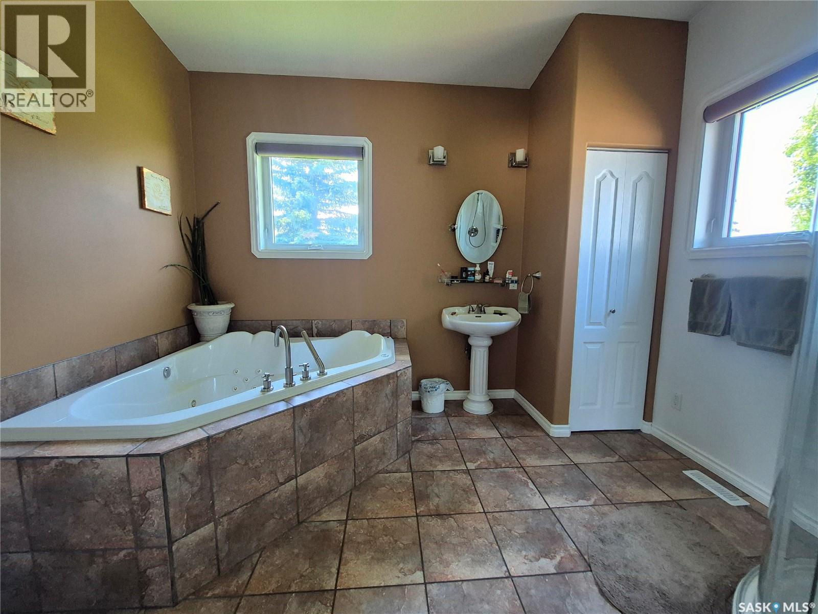 Flowerville Avenue Acreage, Lac Pelletier Rm No. 107, Saskatchewan  S0N 0E0 - Photo 18 - SK042195