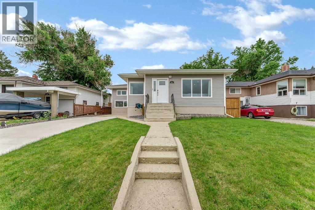 221 9 Street SW, Medicine Hat