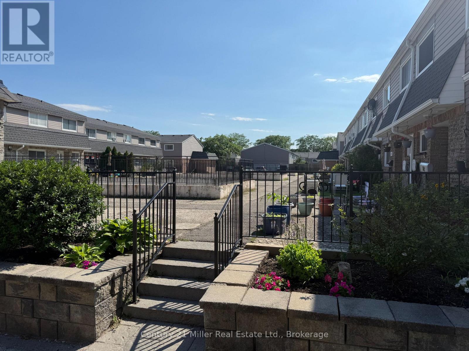 69 - 2050 Upper Middle Road, Burlington, Ontario  L7P 3R9 - Photo 2 - W13504150