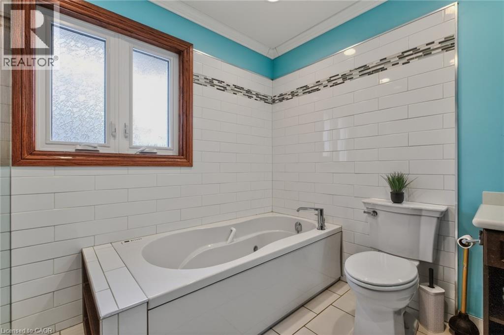 41 Candor Crescent, Stoney Creek, Ontario  L8E 4X6 - Photo 32 - 40847227