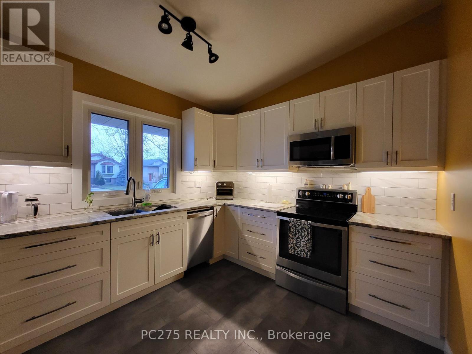 49 Caprice Crescent, London East, Ontario  N5V 3M1 - Photo 2 - X13551418