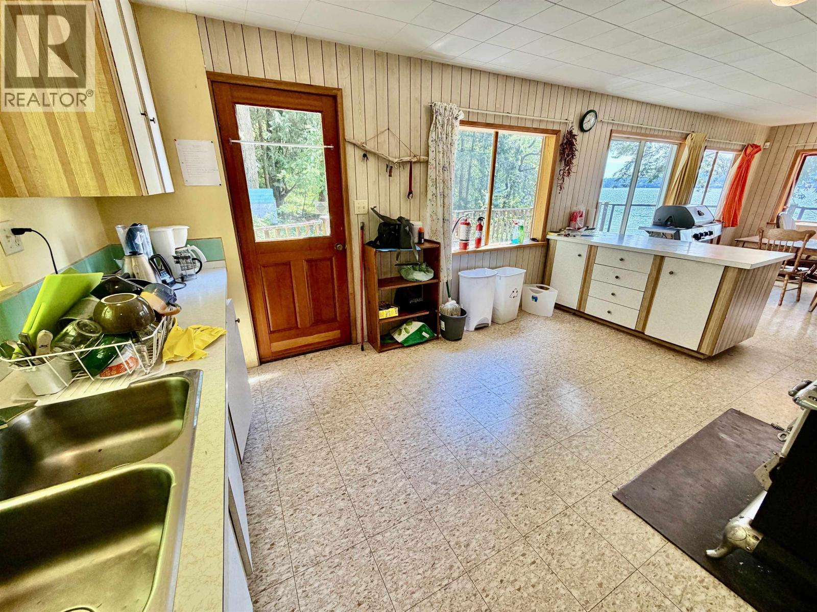 6787 Sechelt Inlet Road, Sechelt, British Columbia  V7Z 0L2 - Photo 12 - R3145088