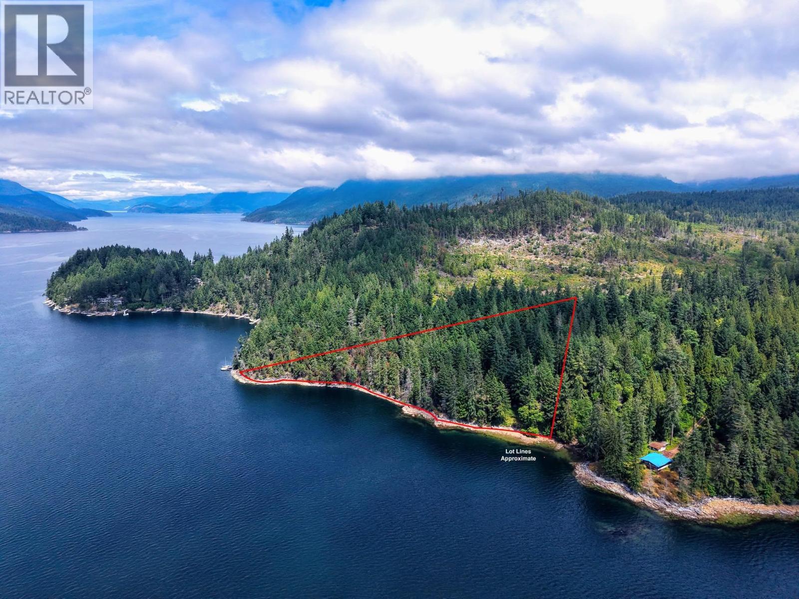 6787 Sechelt Inlet Road, Sechelt, British Columbia  V7Z 0L2 - Photo 2 - R3145088