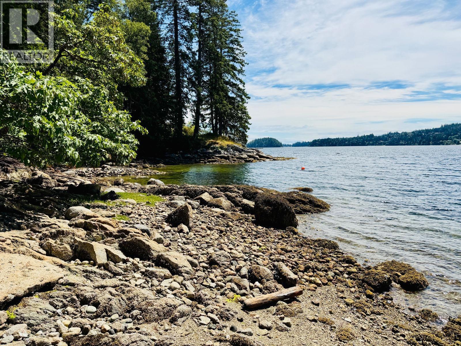 6787 Sechelt Inlet Road, Sechelt, British Columbia  V7Z 0L2 - Photo 3 - R3145088