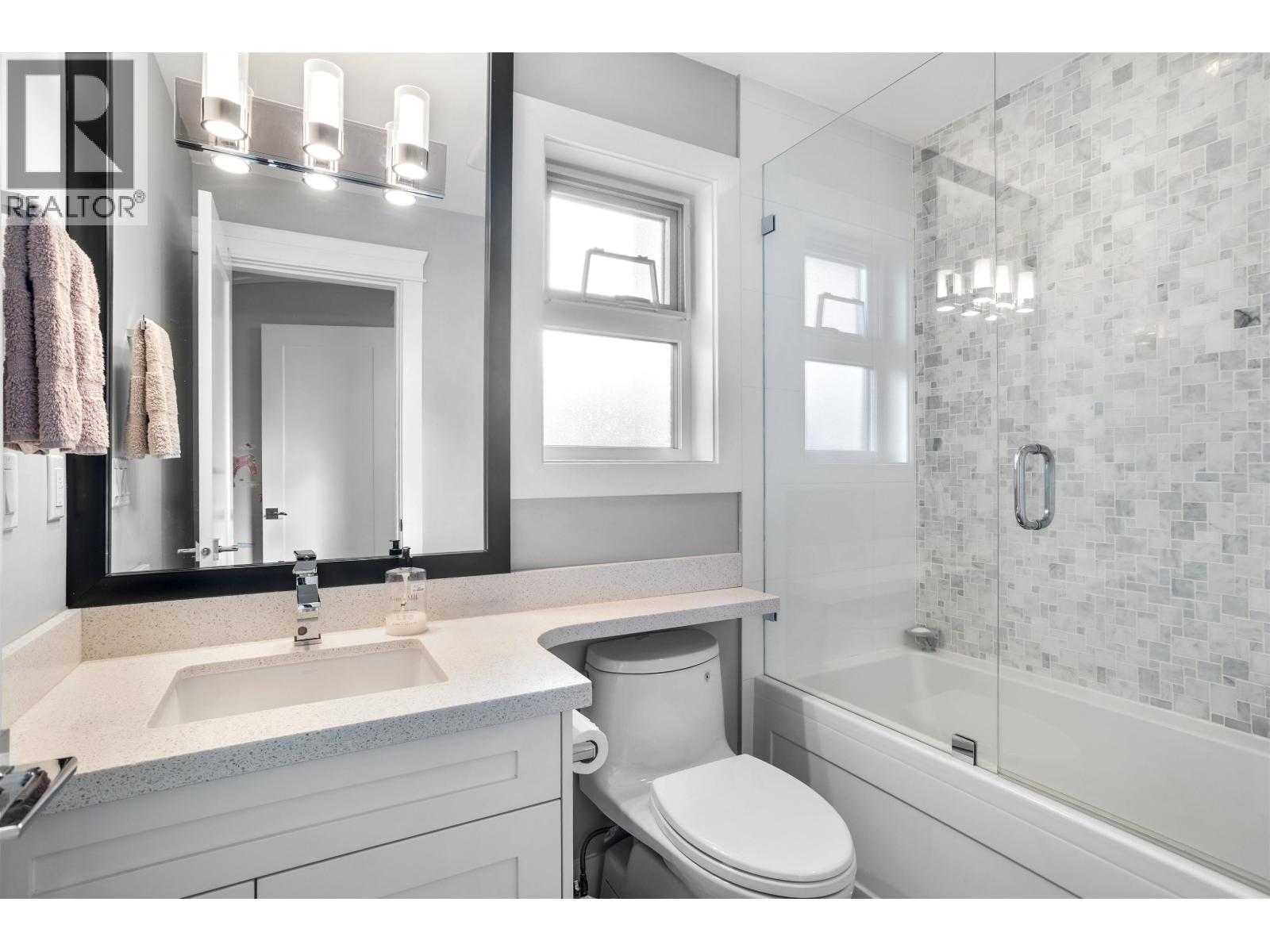 8656 Gilley Avenue, Burnaby, British Columbia  V5J 4Y5 - Photo 31 - R3145099
