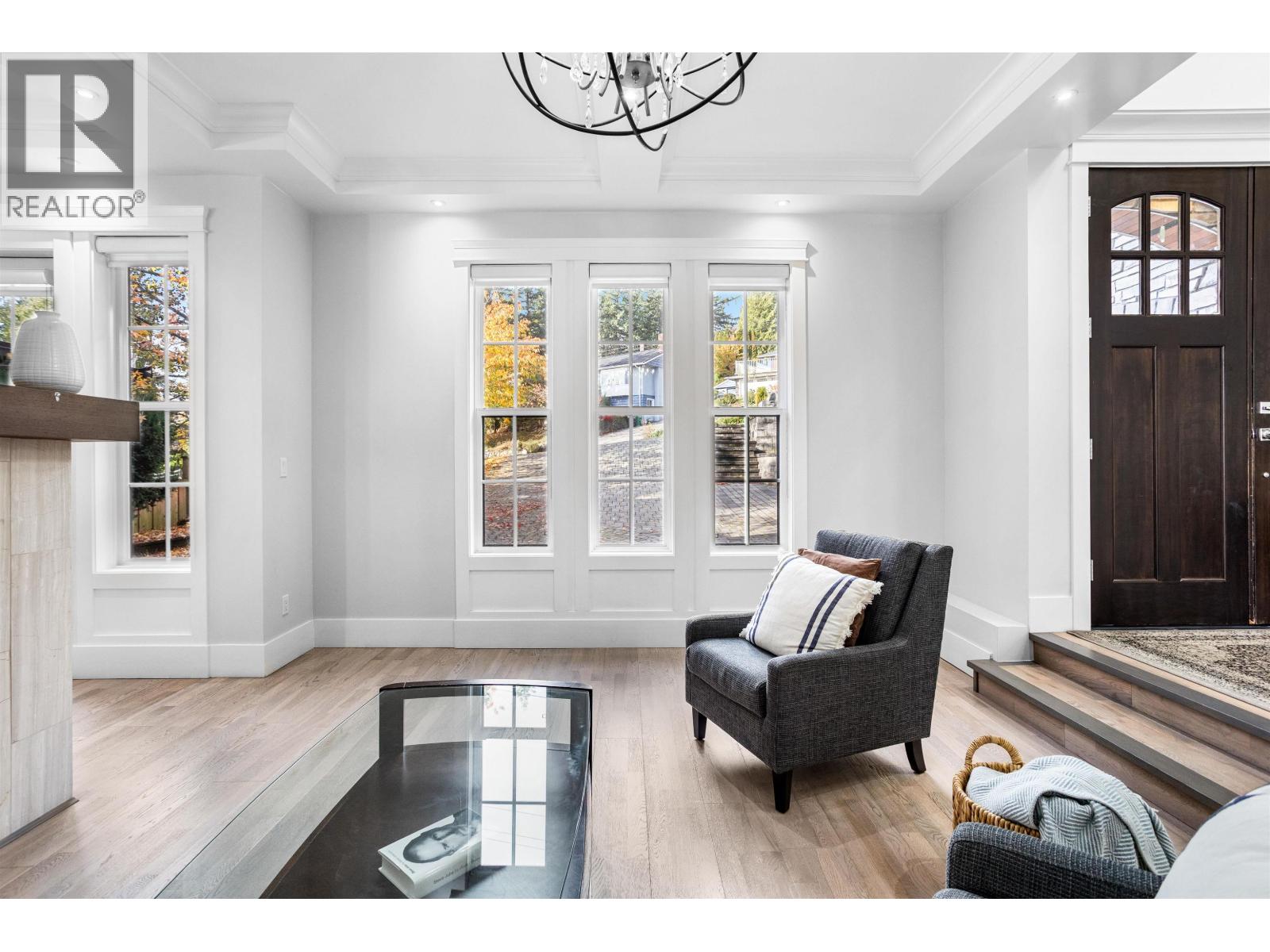 8656 Gilley Avenue, Burnaby, British Columbia  V5J 4Y5 - Photo 6 - R3145099