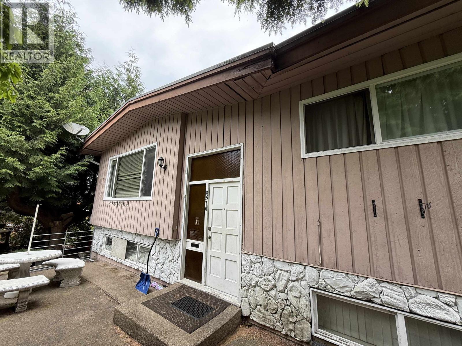 3570 DOUGLAS ROAD, Burnaby, British Columbia