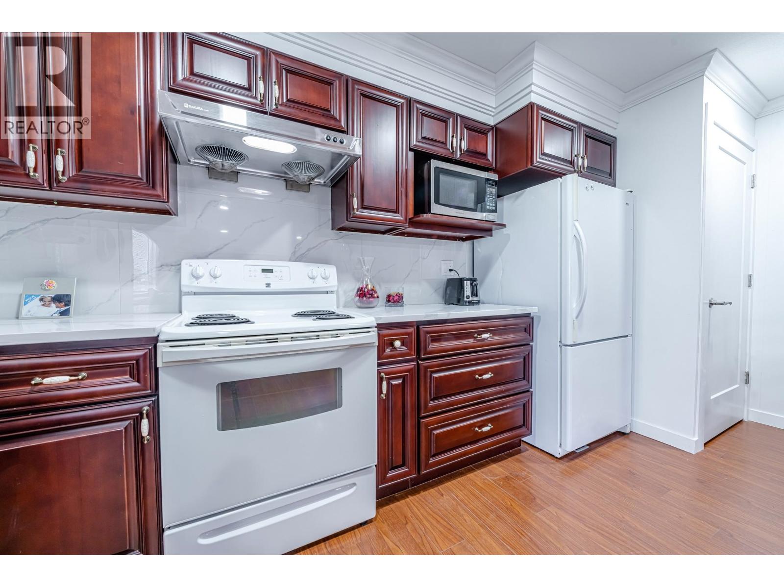 1xxx CHARLAND AVENUE