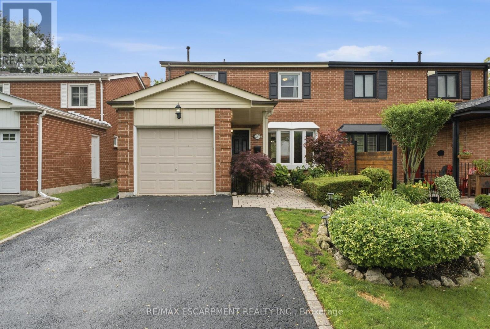 2367 MONTGOMERY DRIVE, Burlington, Ontario