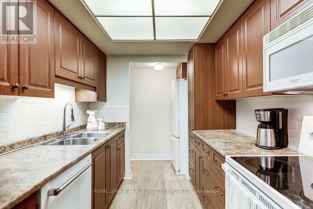 208 - 95 La Rose Avenue, Toronto, Ontario  M9P 3T2 - Photo 14 - W13551392