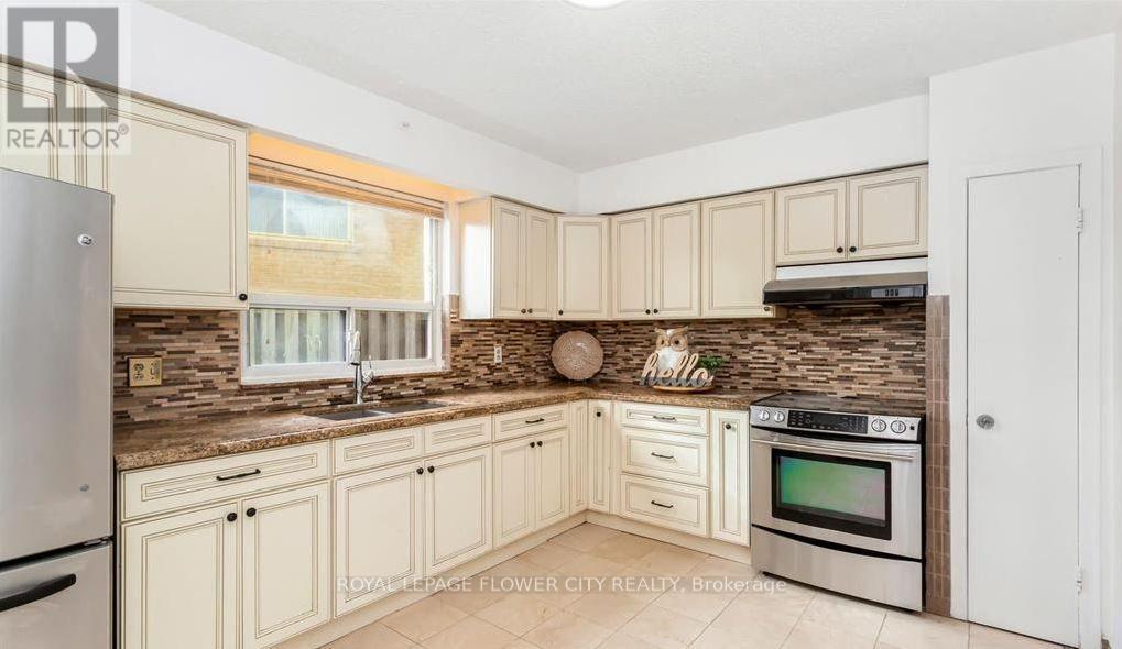 3 Clayhall Crescent, Toronto, Ontario M3J 1W5 - Photo 12 - W13551436