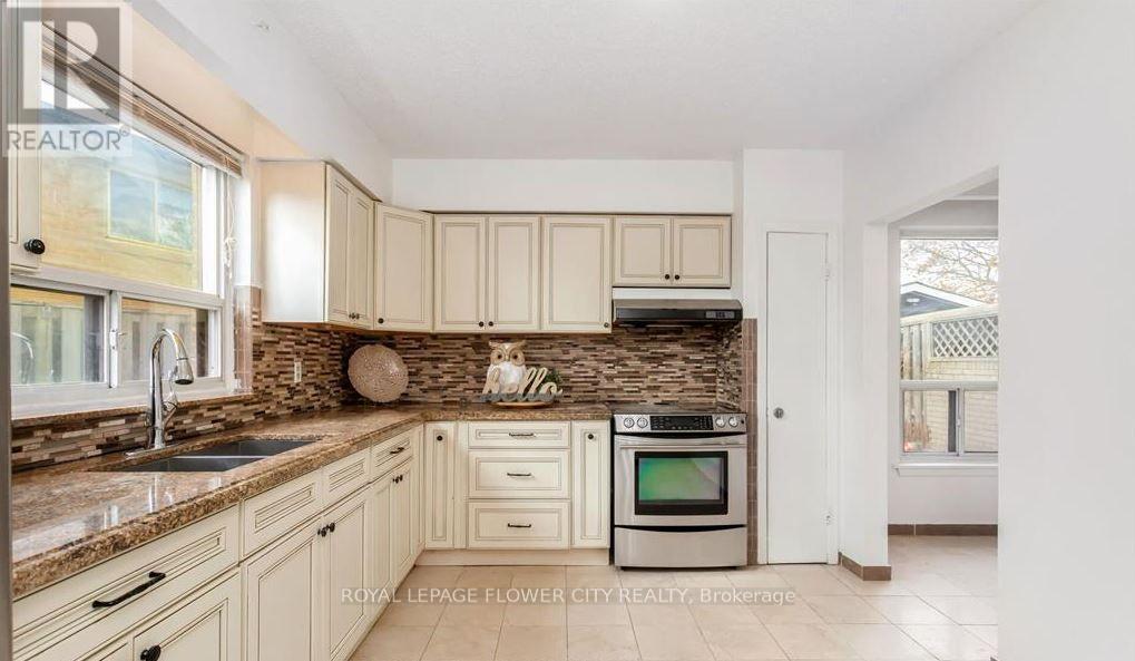 3 Clayhall Crescent, Toronto, Ontario M3J 1W5 - Photo 13 - W13551436