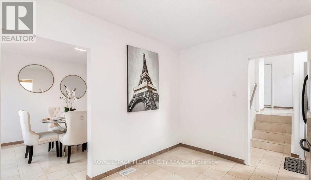 3 Clayhall Crescent, Toronto, Ontario M3J 1W5 - Photo 14 - W13551436