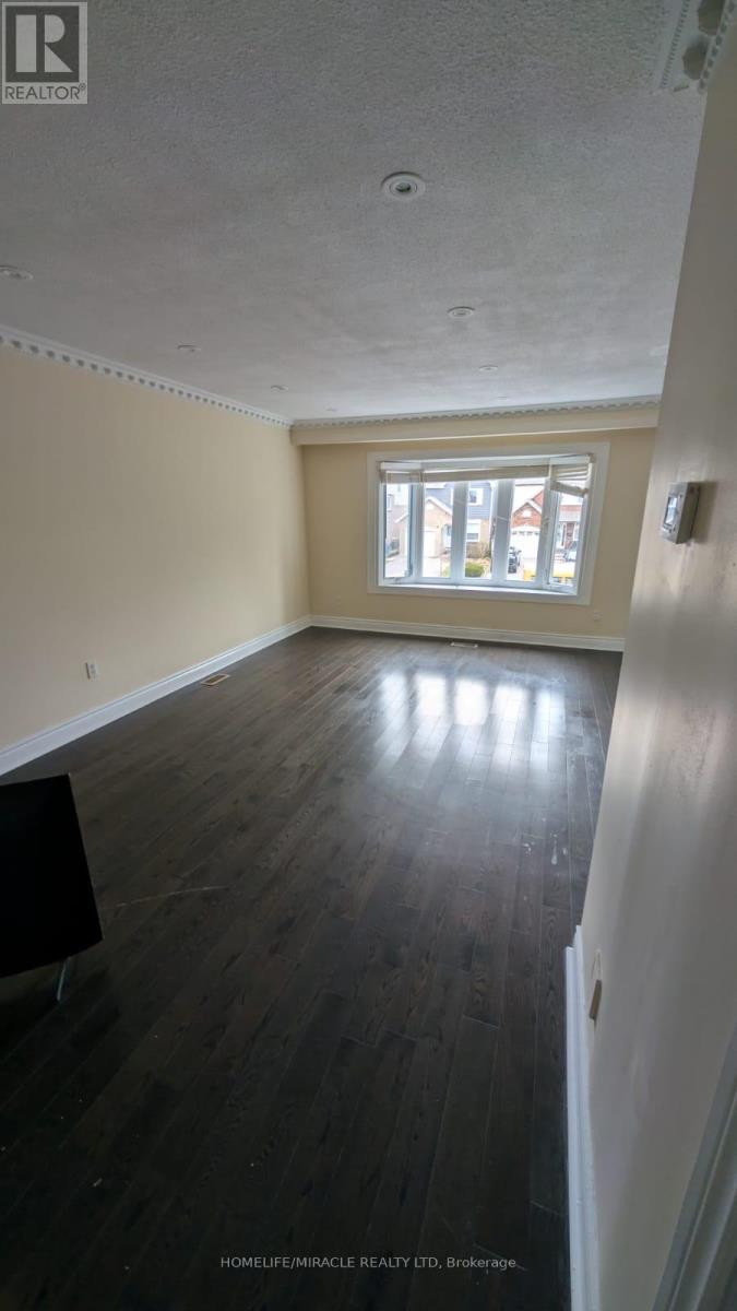 378 Hansen Road, Brampton, Ontario L6V 3P7 - Photo 2 - W13551458