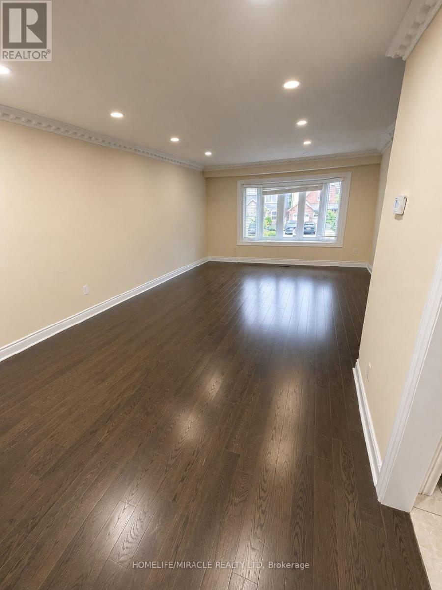 378 Hansen Road, Brampton, Ontario L6V 3P7 - Photo 3 - W13551458