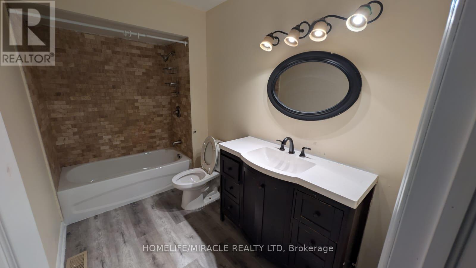 378 Hansen Road, Brampton, Ontario L6V 3P7 - Photo 5 - W13551458