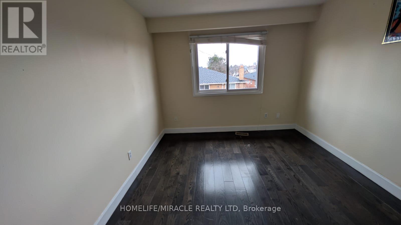 378 Hansen Road, Brampton, Ontario L6V 3P7 - Photo 7 - W13551458