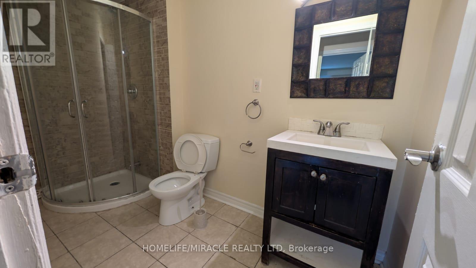 378 Hansen Road, Brampton, Ontario L6V 3P7 - Photo 9 - W13551458