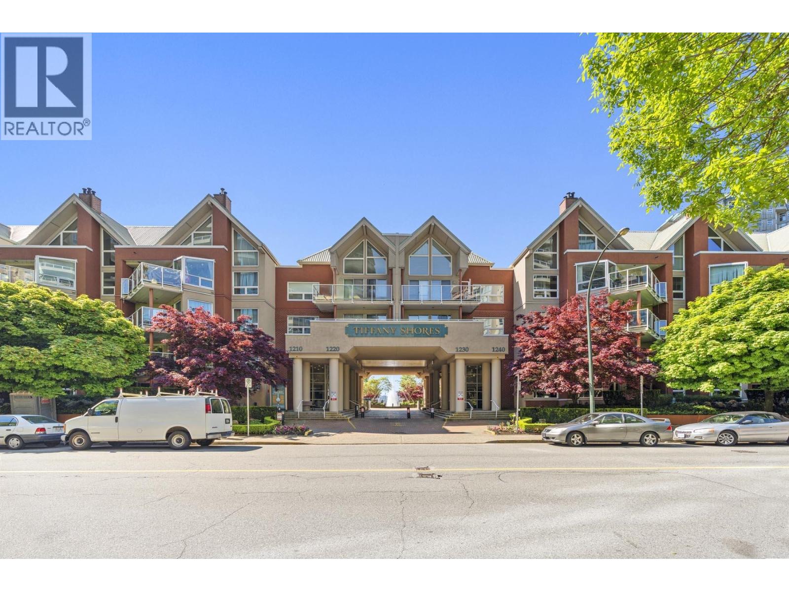 106 1240 QUAYSIDE DRIVE, New Westminster, British Columbia