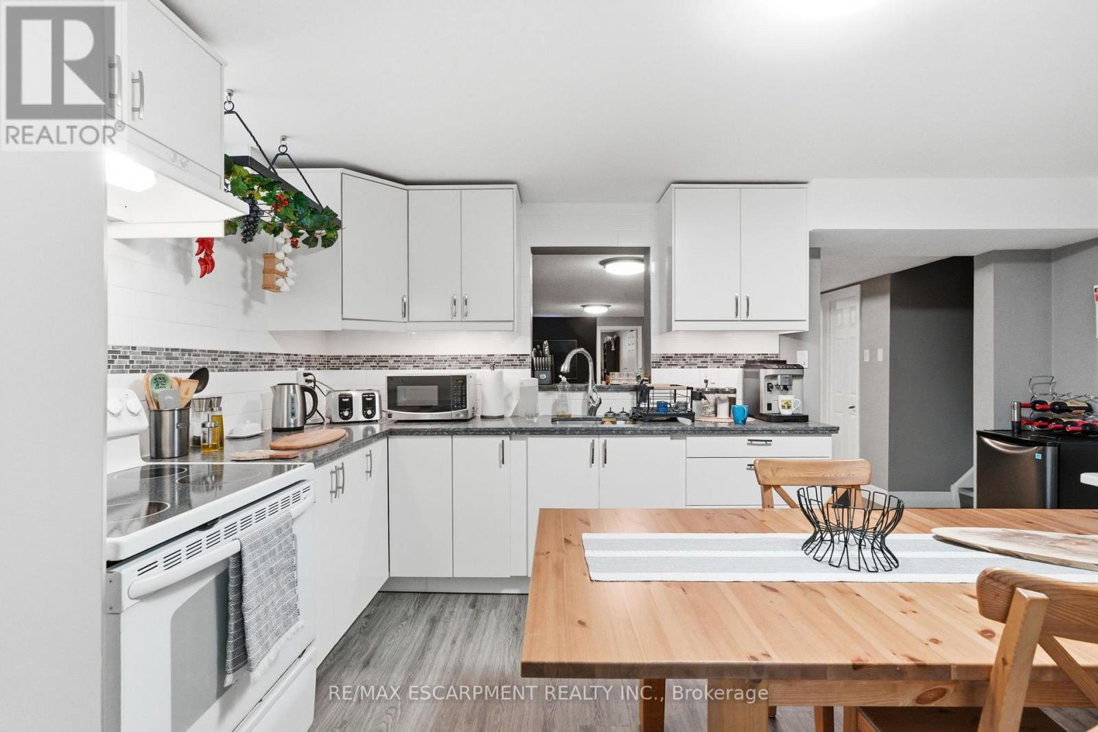 Lower - 303 Caledon Avenue, Hamilton, Ontario L9C 3C9 - Photo 17 - X13551408